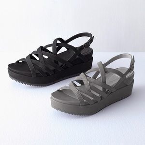 EILEEN FISHER STRAPPY PLATFORM SANDALS size 8